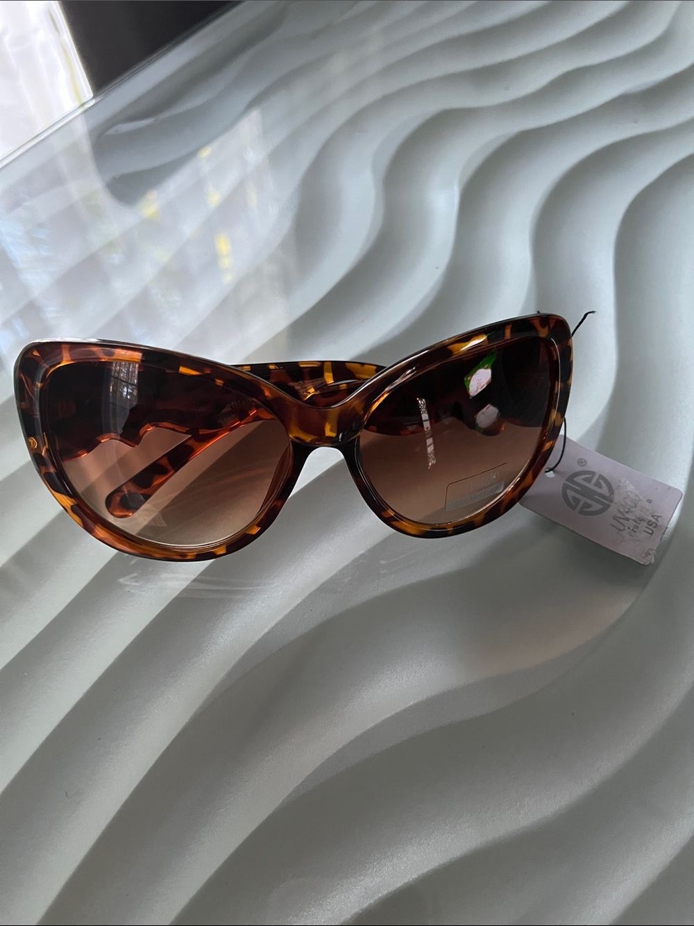 Aj Morgan Tortoiseshell Cat-Eye Sunglasses - Brown Gradient Lenses